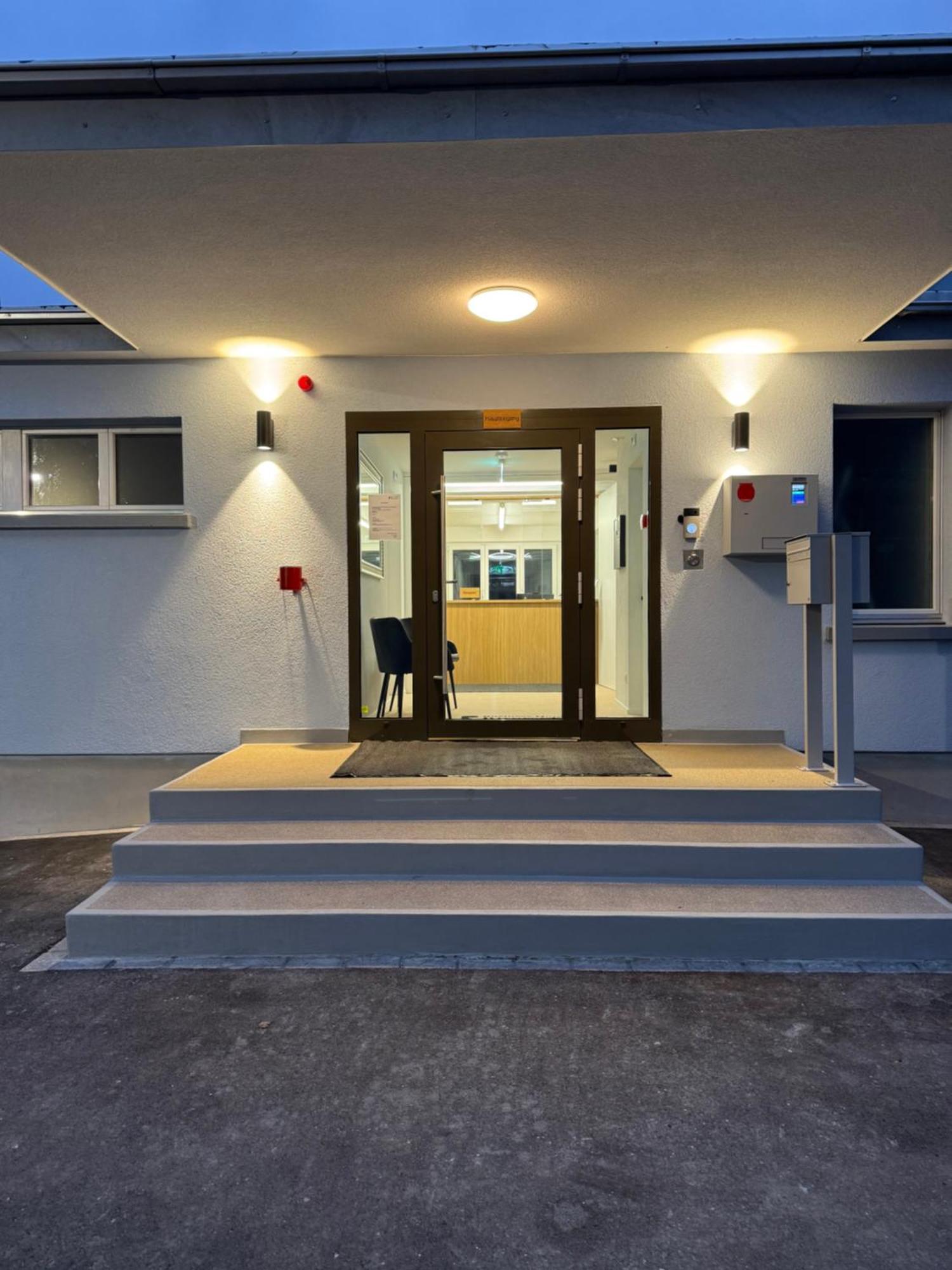 Business Hotel Riverside Duggingen エクステリア 写真
