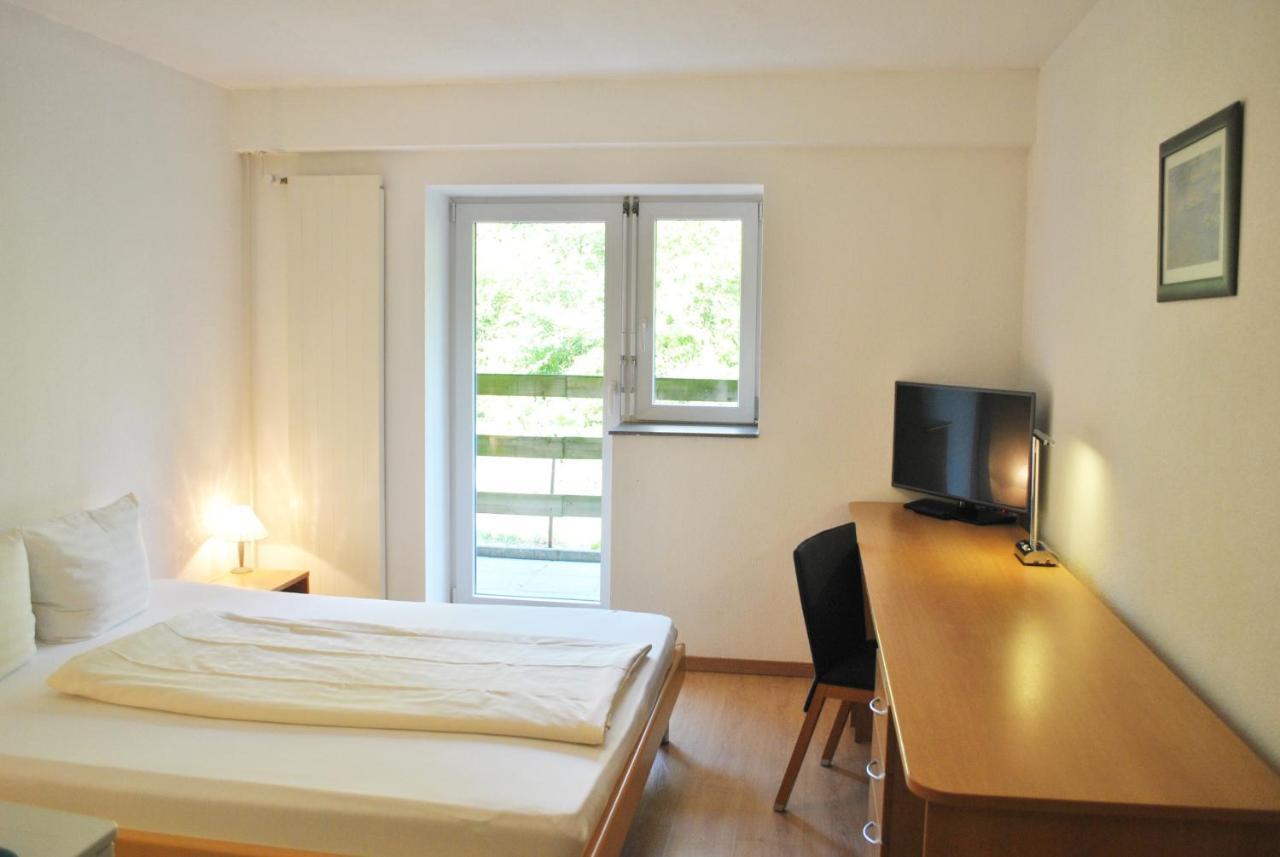 Business Hotel Riverside Duggingen エクステリア 写真