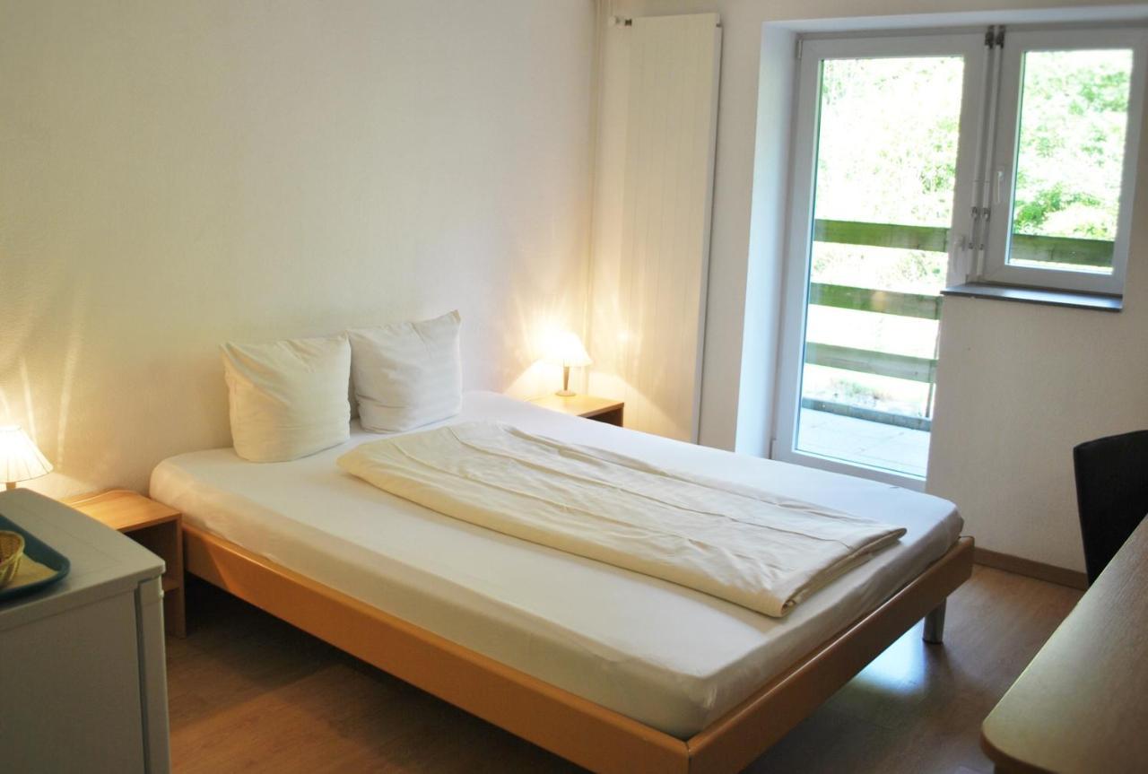 Business Hotel Riverside Duggingen エクステリア 写真